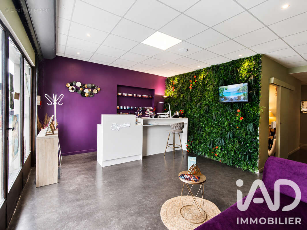 Commerce 80 m² à Maubec  - photo 2