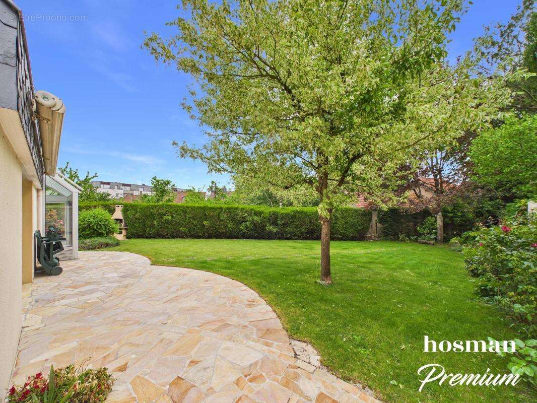 Maison de 163 m² (177 m2 au sol) avec 4 chambres, jardin, garage et spa - Quartier du Petit Chantilly à Orvault - photo 16