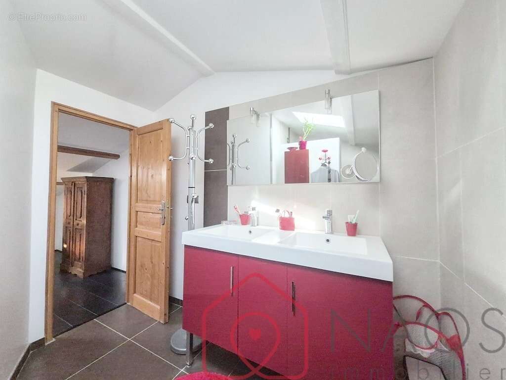 Maison à GREOUX-LES-BAINS