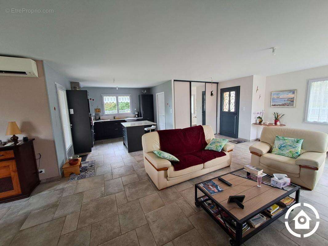 Maison plain-pied - 3 chambres - jardin clos & double garage - v - photo 4