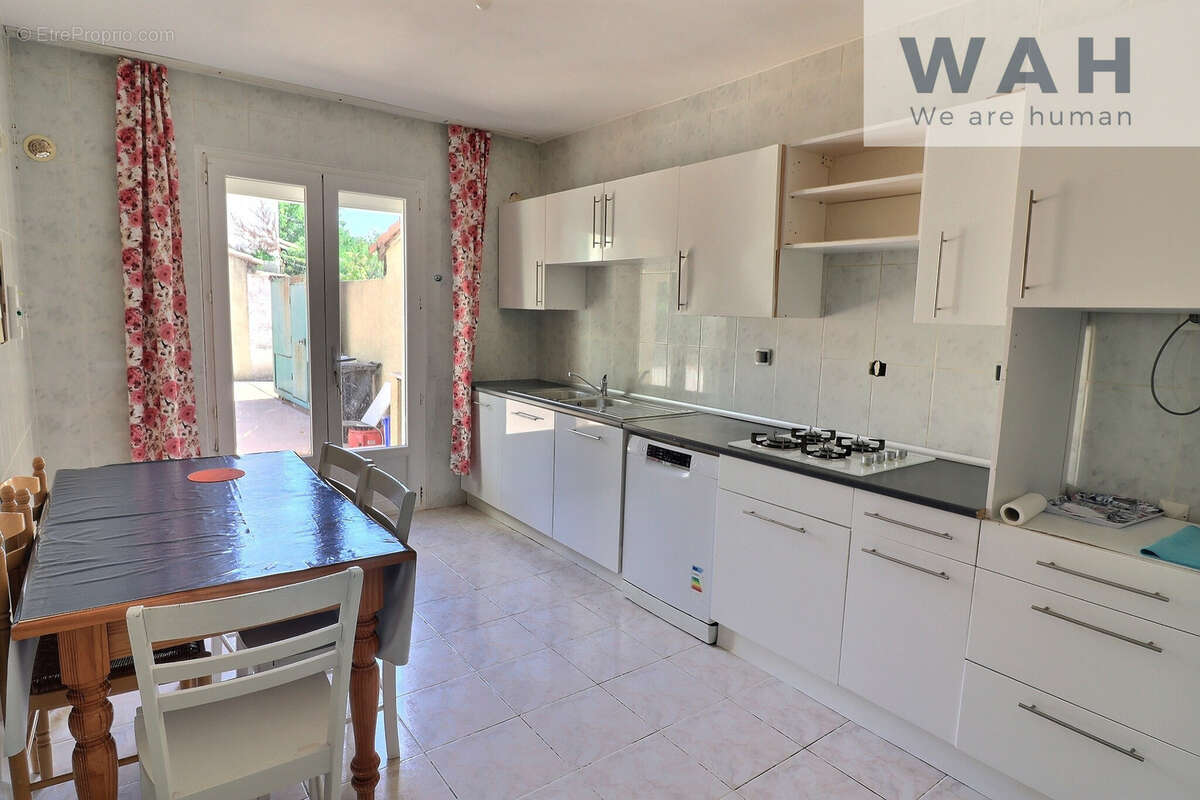 Maison en r+1 - 6 pieces - 34400 lunel - photo 3