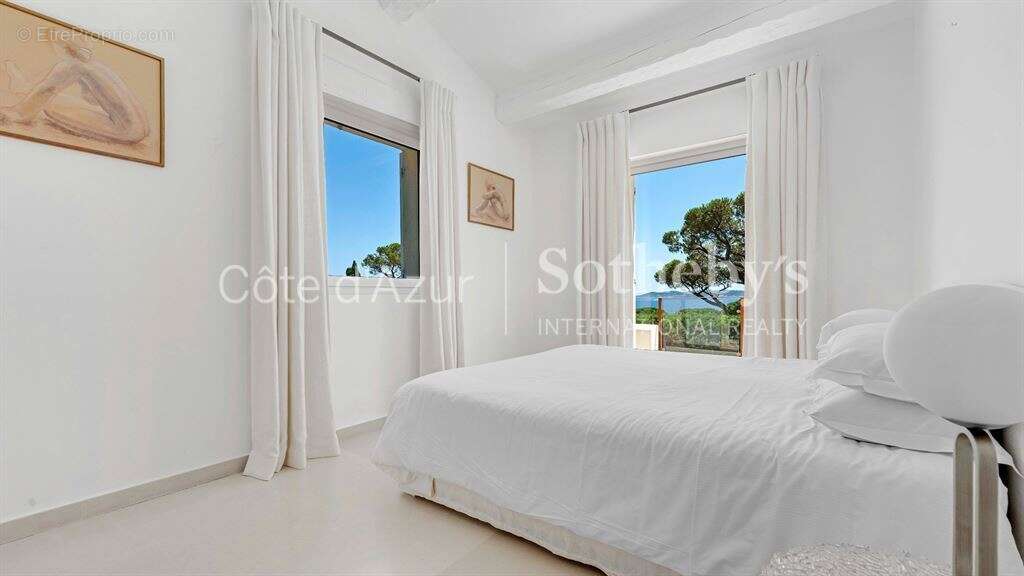 Villa de luxe avec vue sur Saint-Tropez, quartier Sémaphore, Sainte-Maxime - photo 11