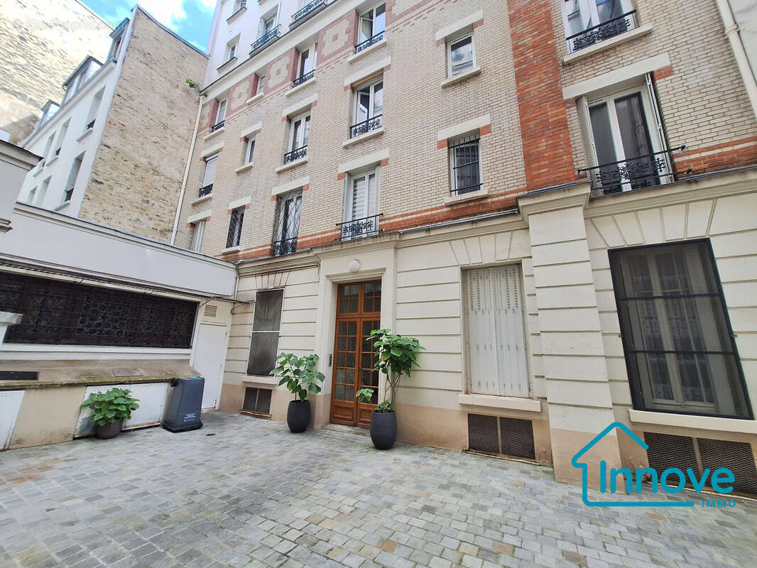 Appartement à PARIS-17E