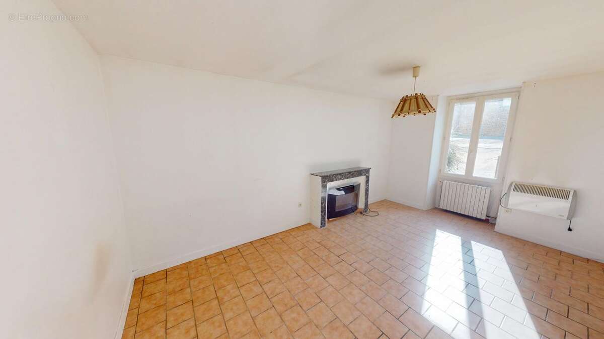 Maison à SURY-ES-BOIS