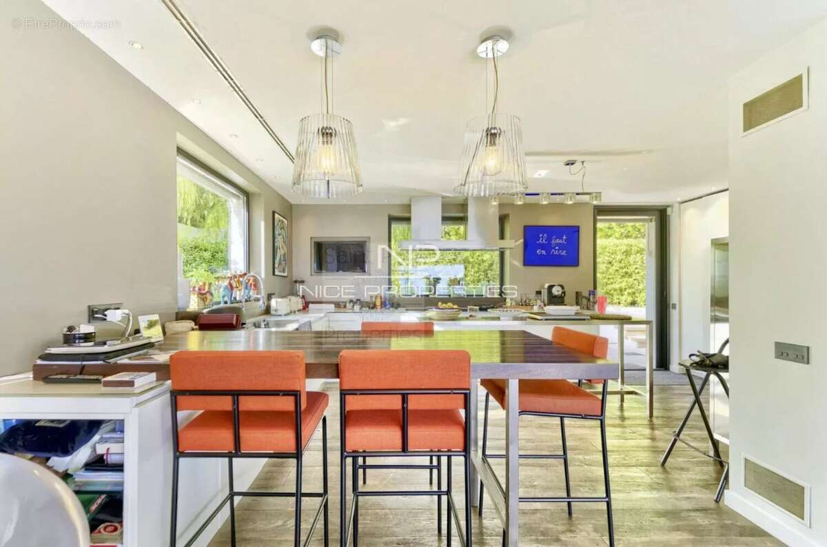 Maison à VILLENEUVE-LOUBET