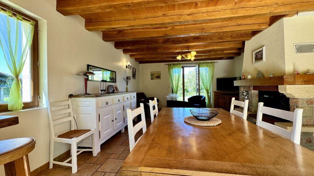 Maison à SALVAGNAC-CAJARC