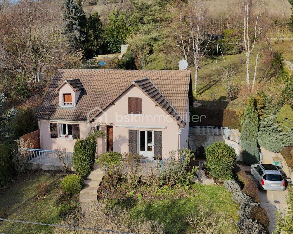 Maison à VILLENEUVE-SUR-YONNE