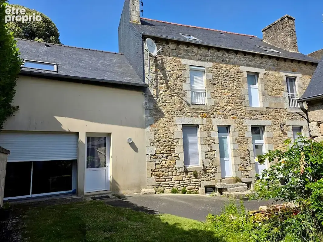 Rare sur le marché   Ensemble immobilier de caractère au cœur de Saint-Nicolas-du-Pélem (22480) - photo 4