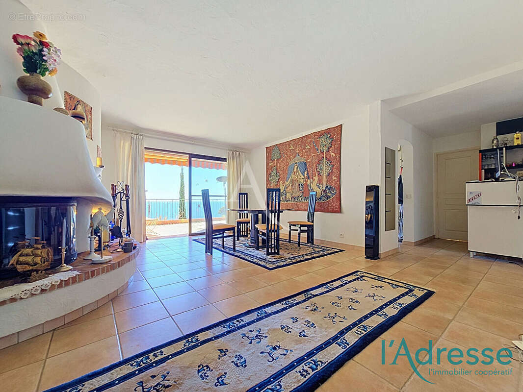 RARE ! Magnifique appartement-villa , VUE MER PANORAMIQUE THEOULE ! - photo 9