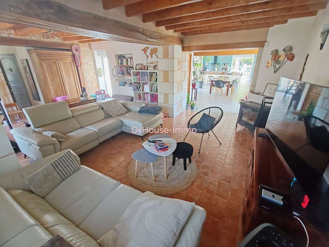 Maison 8 pièces 211 m² à vendre à Antogny-Le-Tillac (37800) - photo 7