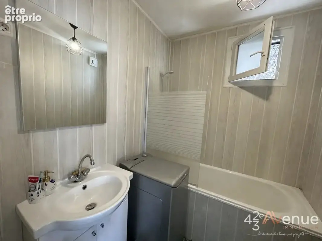 Appartement 54 m² à Saint-Etienne  - photo 7