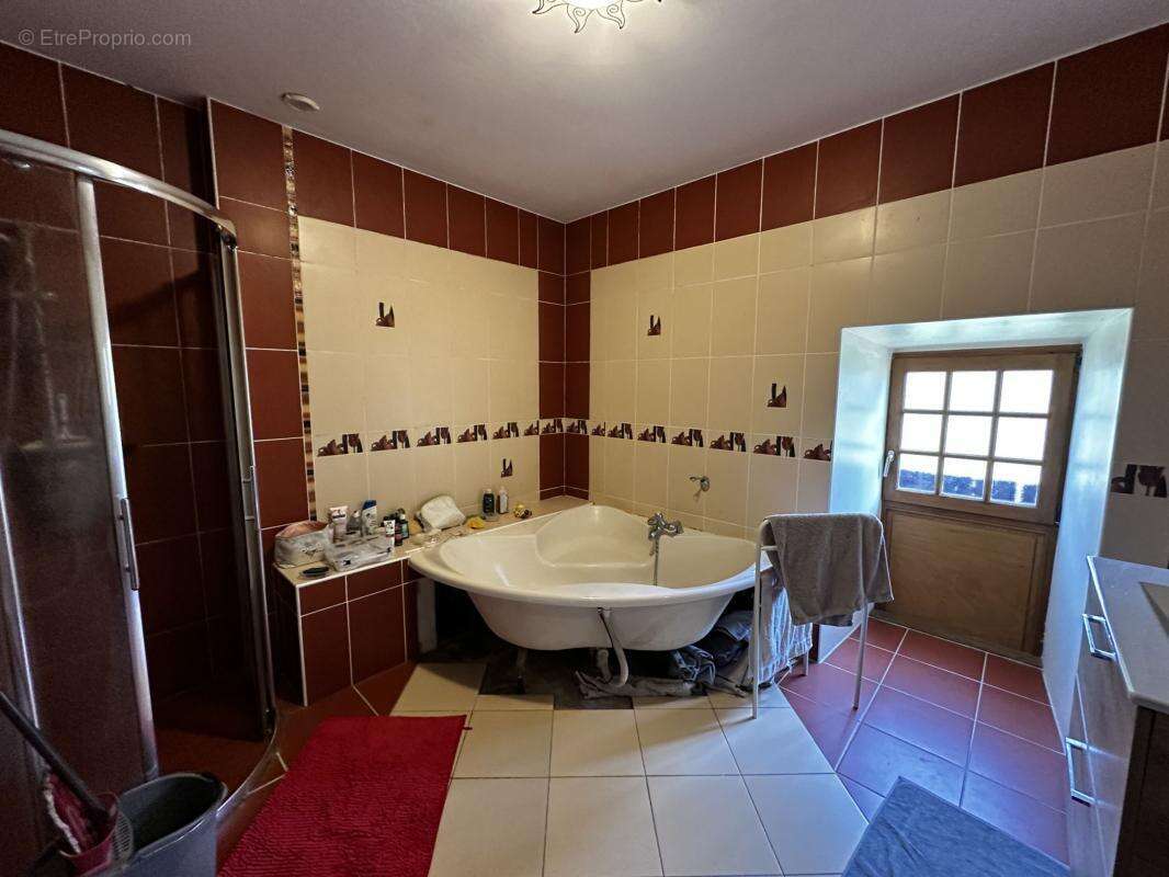 Maison à VICQ-SUR-BREUILH