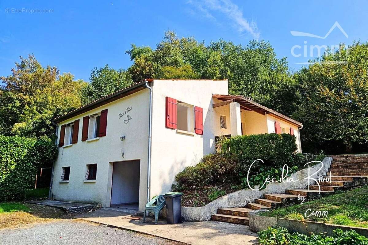 Maison à BUSSAC-SUR-CHARENTE