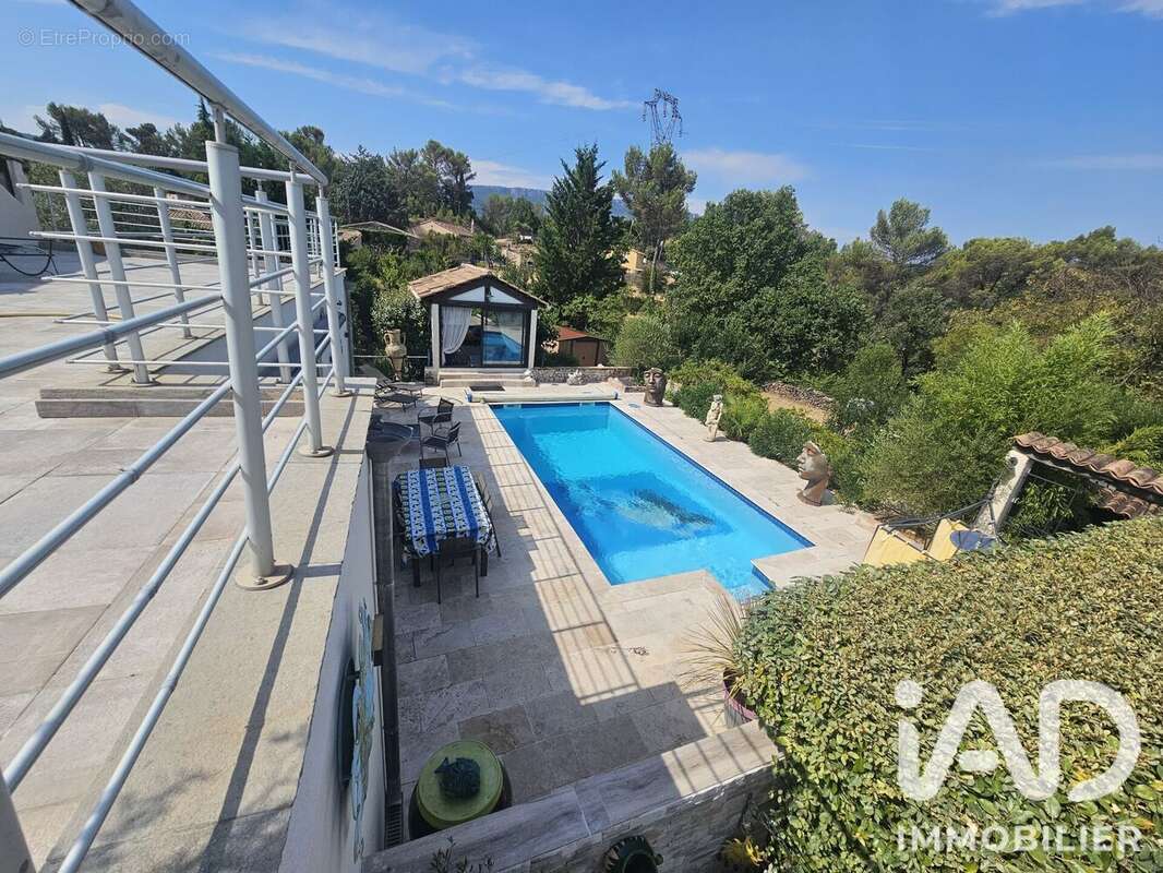 Maison 238 m² à Ollieres  - photo 2