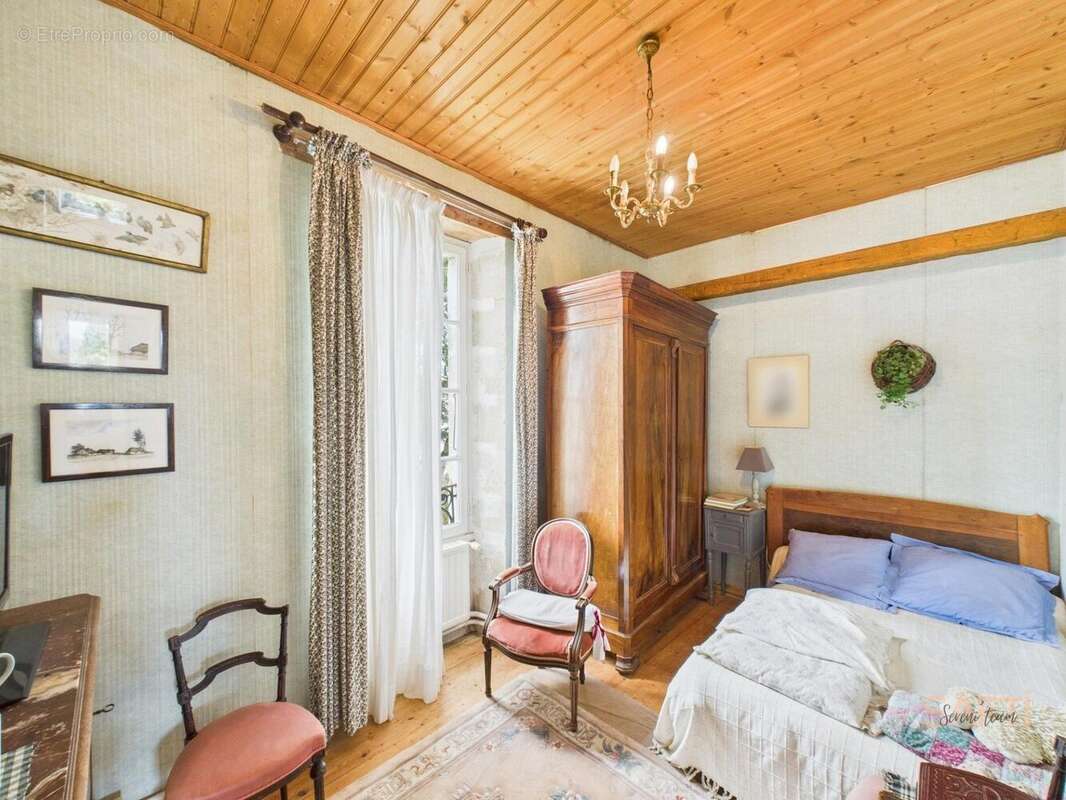 Maison 151 m² à Curzon  - photo 7