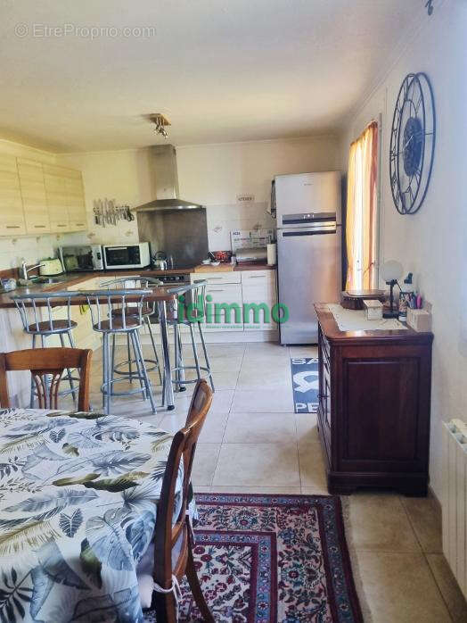 A voir Le Muy en impasse jolie maison F5 de 126m terrasse garage 250m terrain plat et clos 390000€ dpe b - photo 15