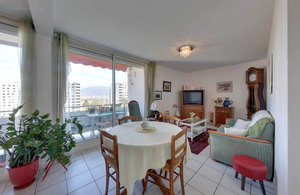 Appartement à SEYSSINET-PARISET