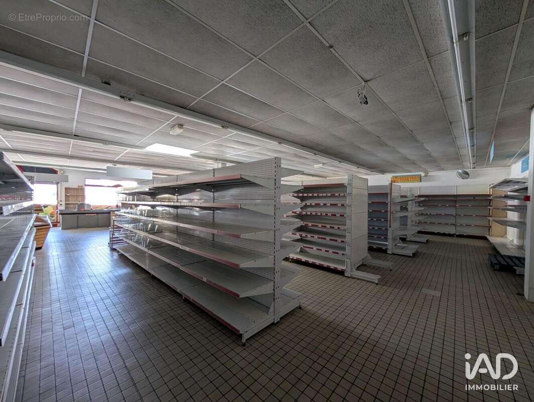 Photo 2 - Commerce à LE GRAND-LUCE