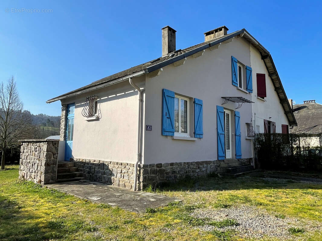Maison à CHAMPS-SUR-TARENTAINE-MARCHAL