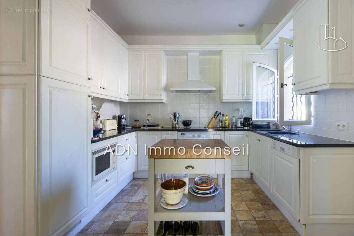 Maison 193 m² à Mallemort  - photo 7