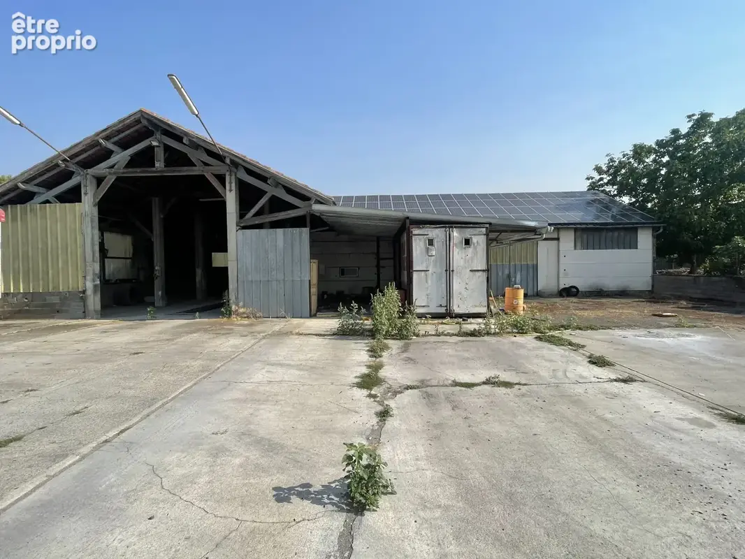 Ensemble immobilier avec deux maisons, un entrepôt et terrain constructible - photo 3