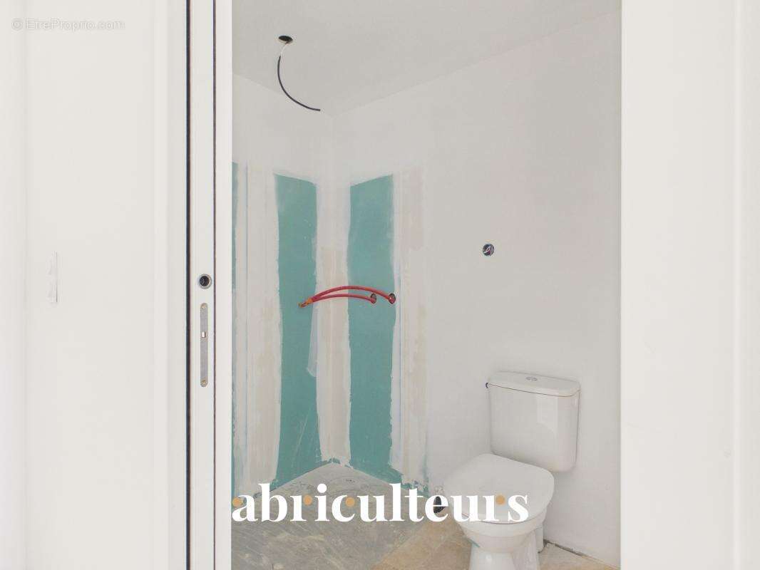 Maison de village rénovée, toutes commodités à pied en vente à Lambesc (13410) - photo 18