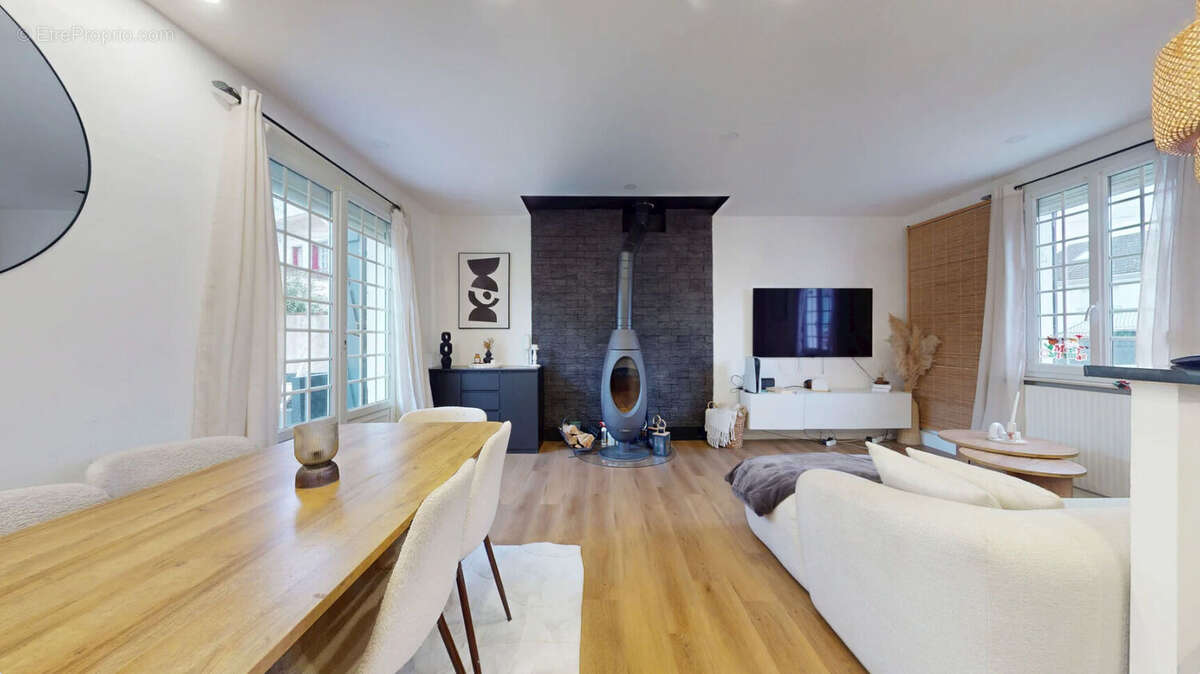 Maison à OZOIR-LA-FERRIERE