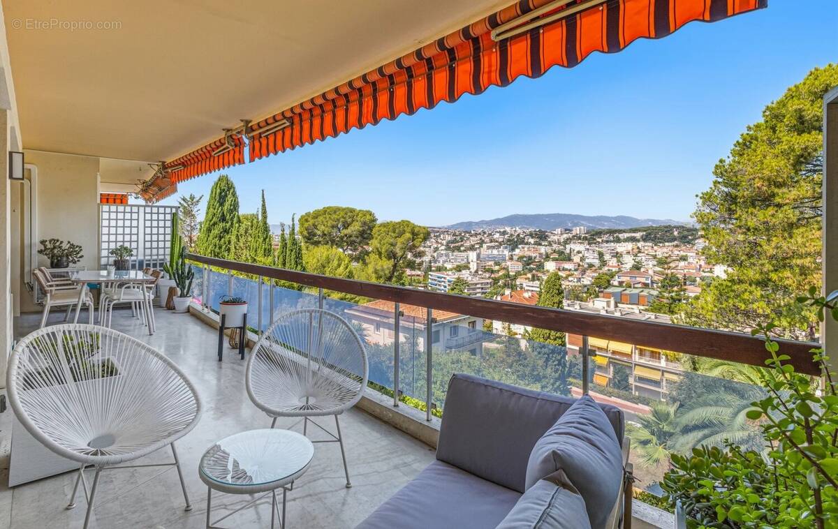 Appartement à LE CANNET