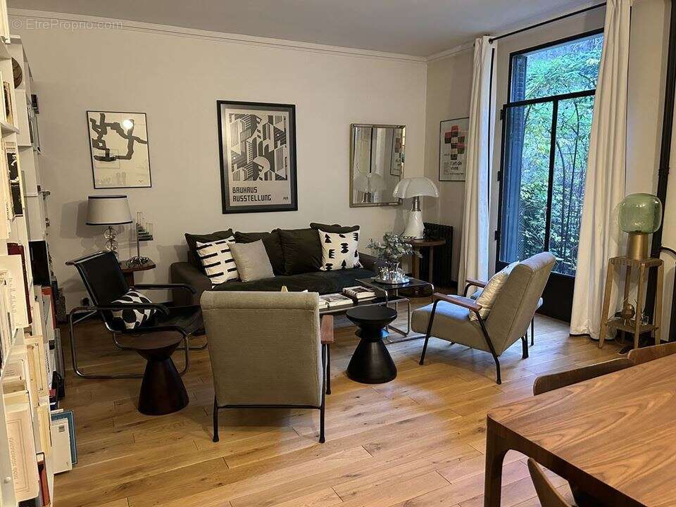 Appartement à PARIS-15E