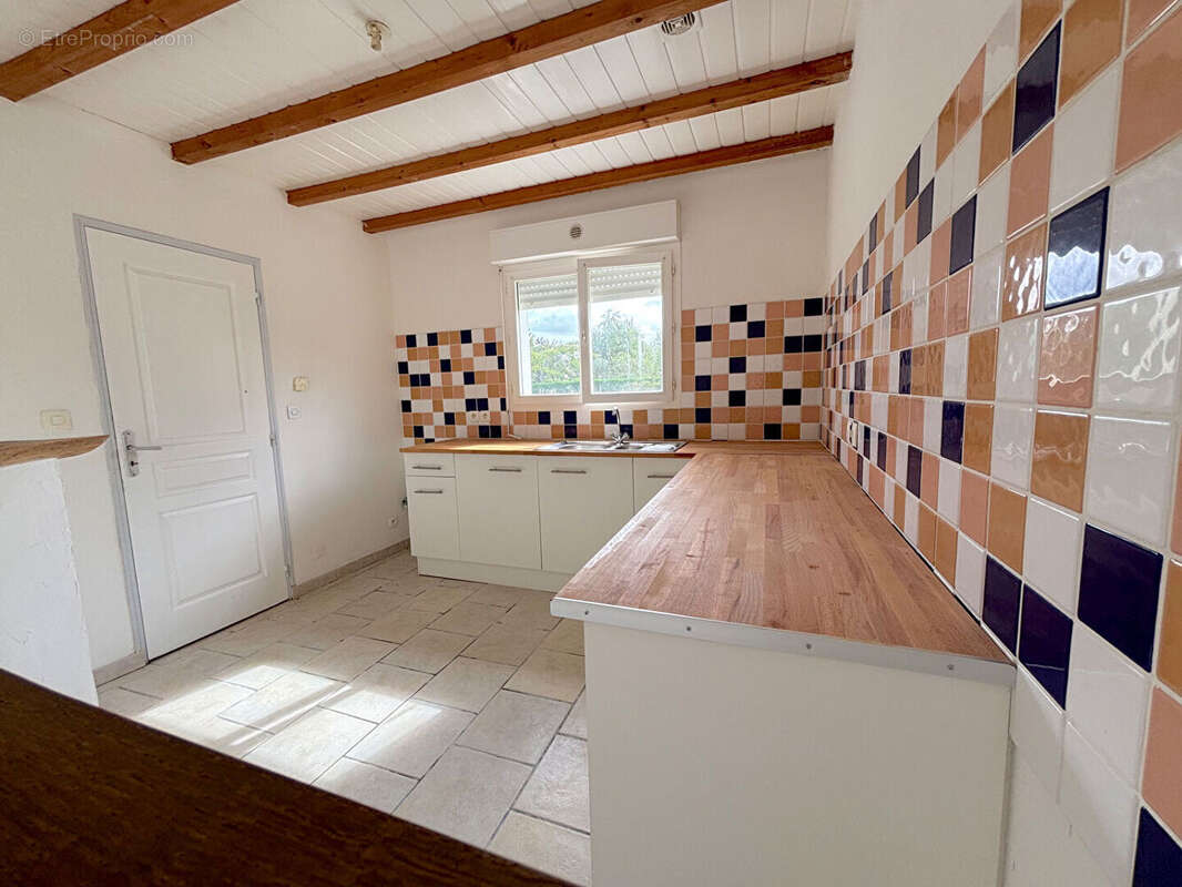 Maison à CORME-ROYAL