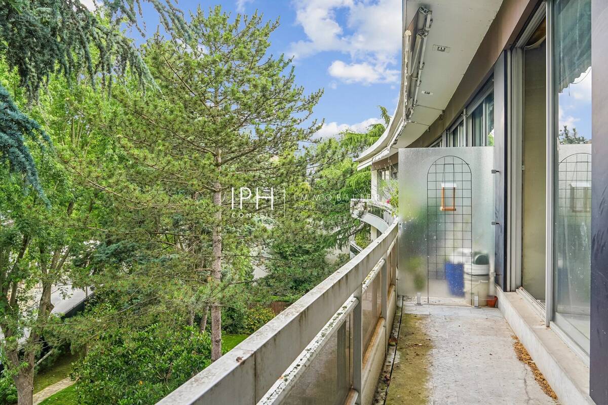 Appartement à NEUILLY-SUR-SEINE