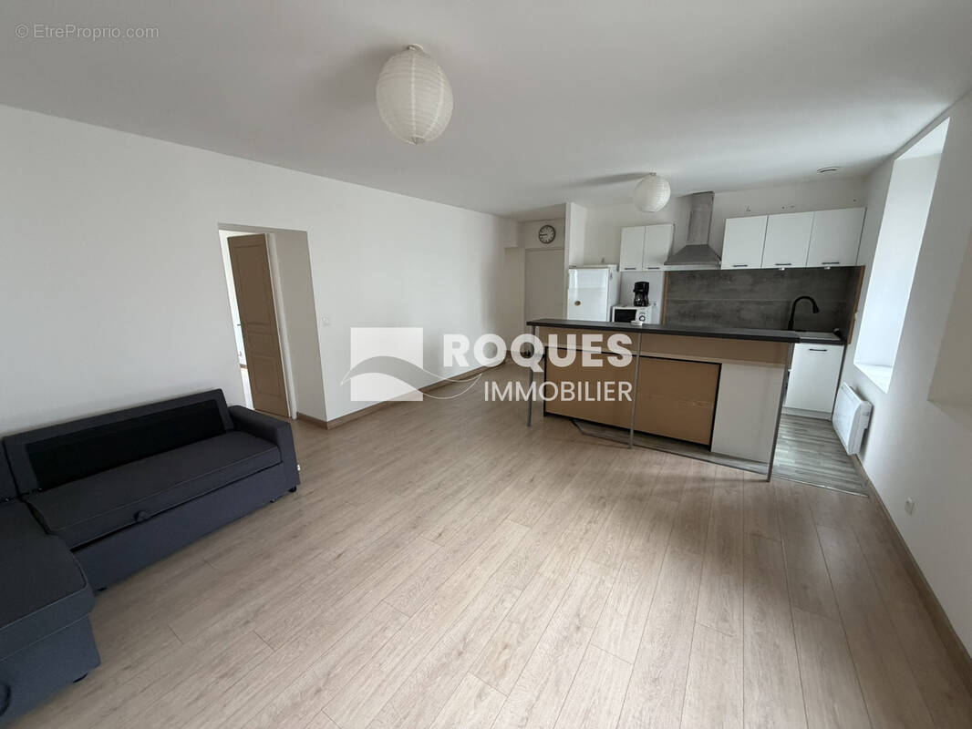 Appartement à SAINT-ETIENNE-ESTRECHOUX