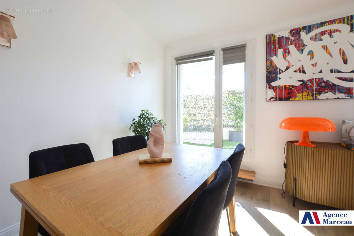 Appartement à COURBEVOIE