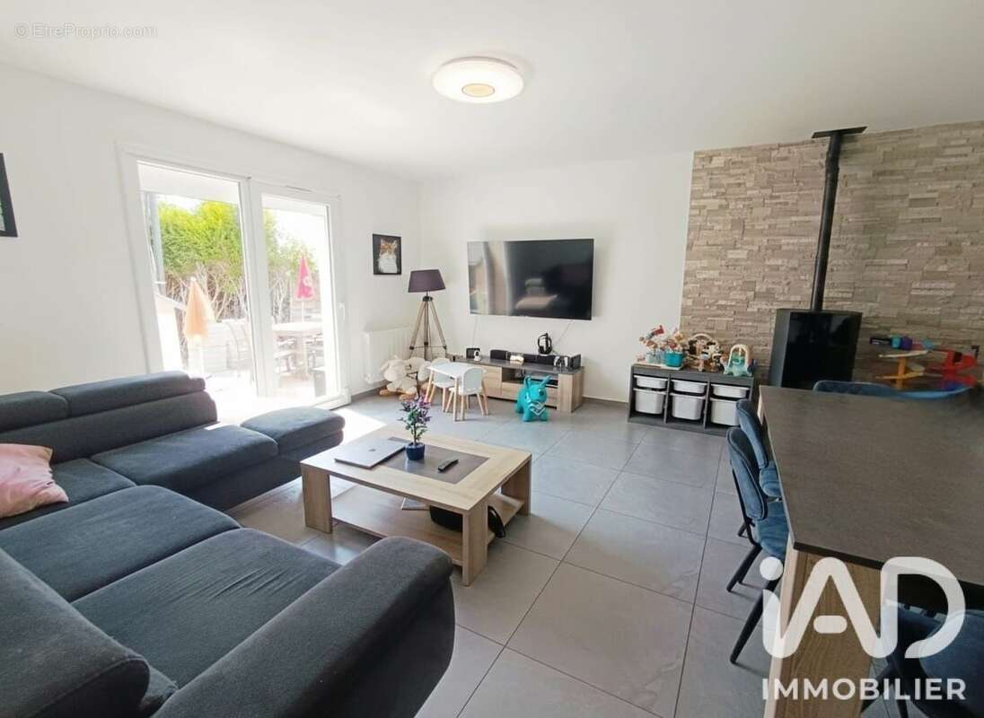 Maison 88 m² à Oiry  - photo 4
