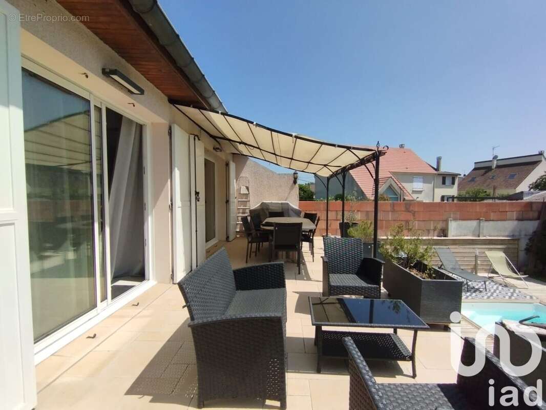 Photo 2 - Maison à CHAMPS-SUR-MARNE