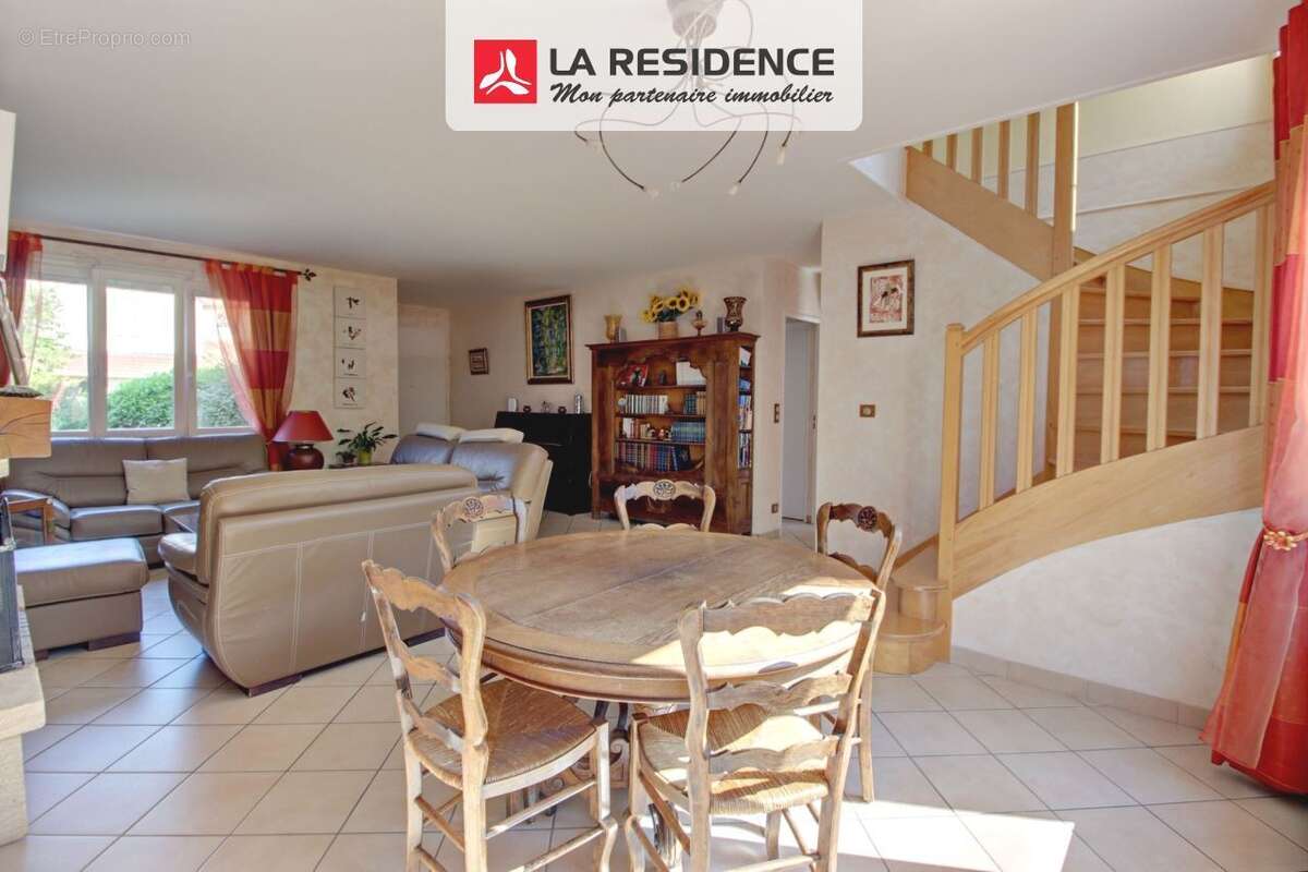 Maison à VERNEUIL-SUR-SEINE