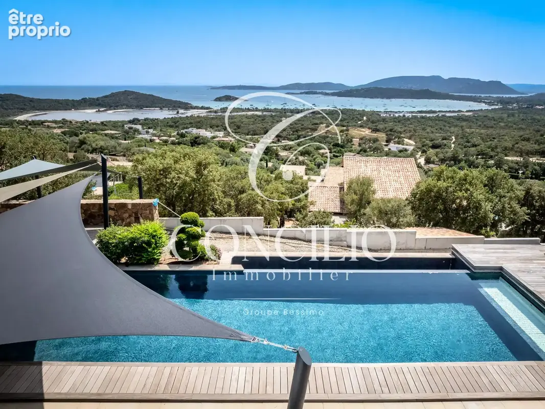 PORTO-VECCHIO - Villa contemporaine avec vue panoramique sur la baie de Saint-Cyprien - photo 1