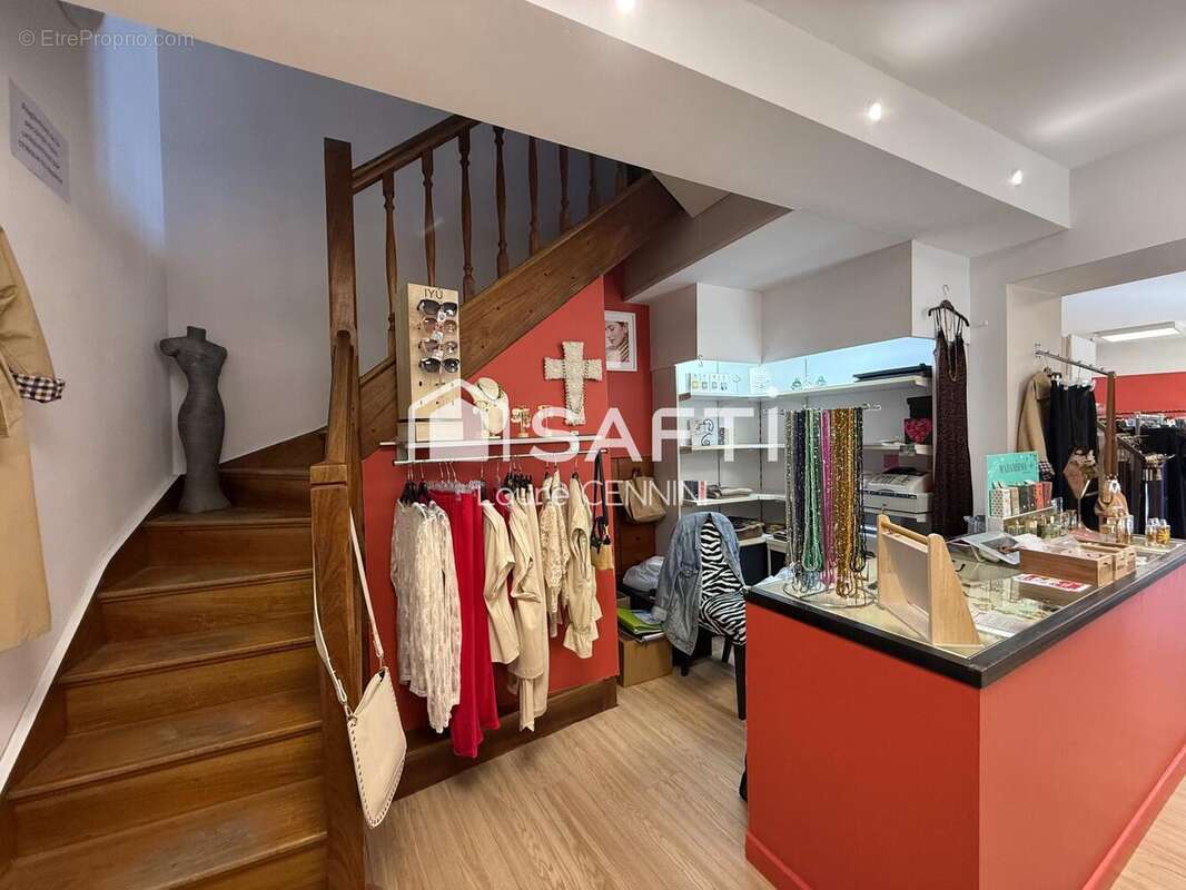 Photo 4 - Commerce à VALREAS