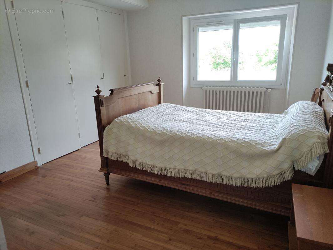 Maison à LES CHATELLIERS-CHATEAUMUR