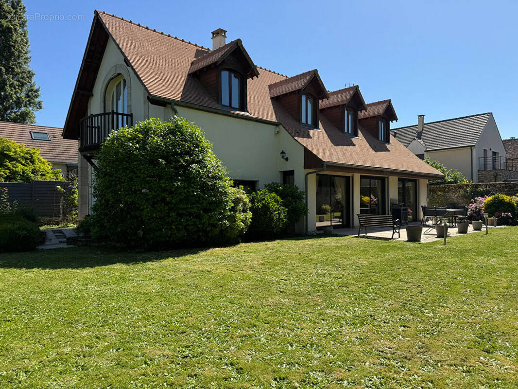 Maison à FEUCHEROLLES