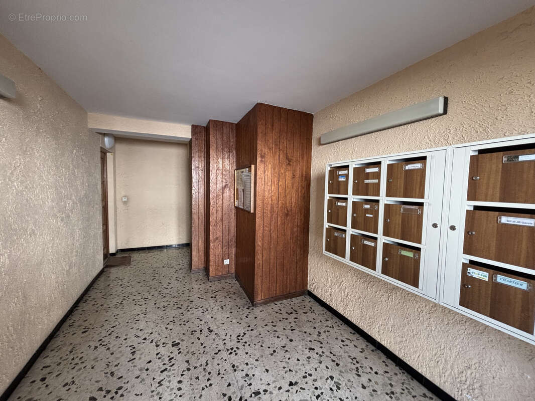 Investissement !! Appartement T3 loué avec balcons, parking dans résidence avec ascenseur - photo 11
