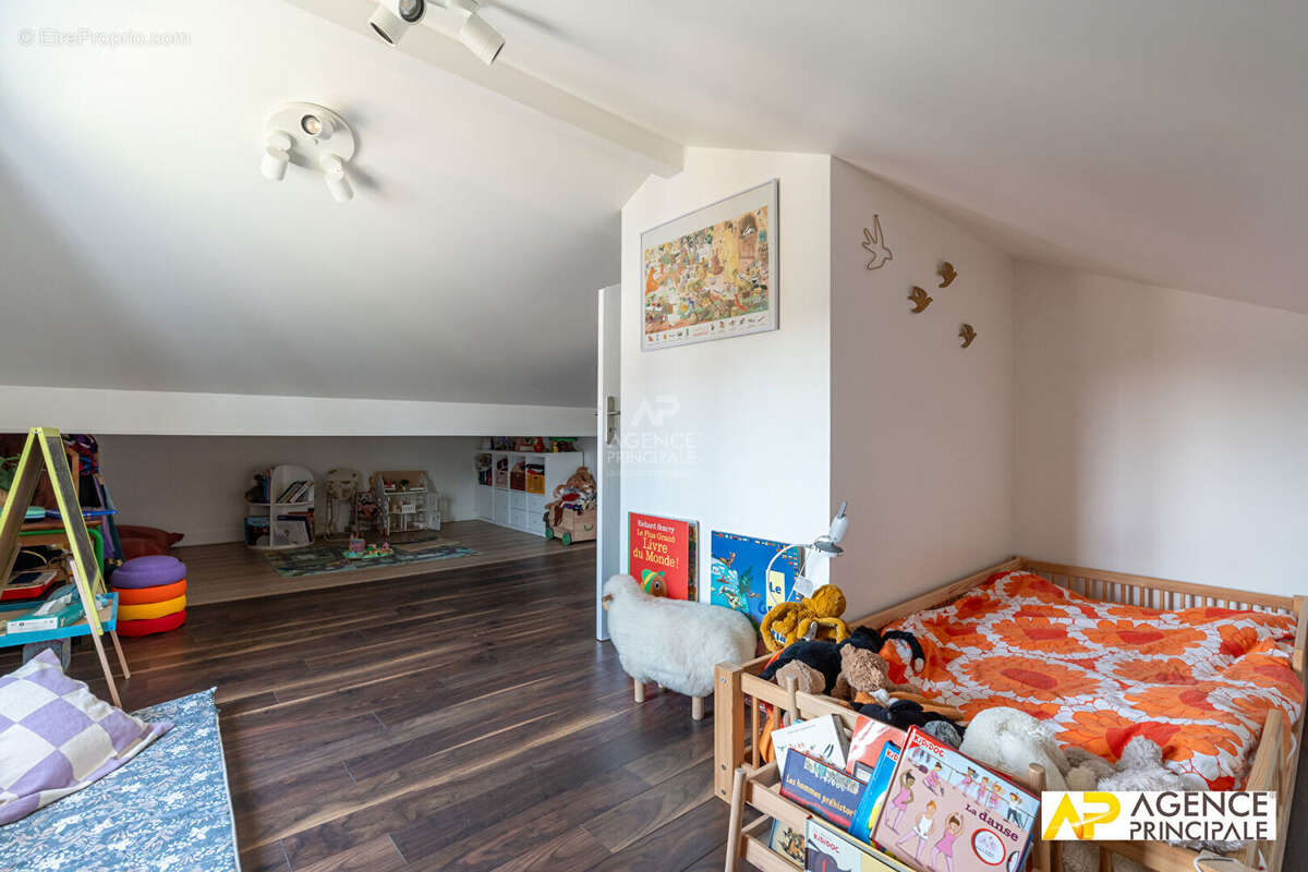 Maison Maisons Laffitte 4 pièce(s) 93 m2  - 3 chambres - sdb sdouche - sous sol total avec bureau - photo 12