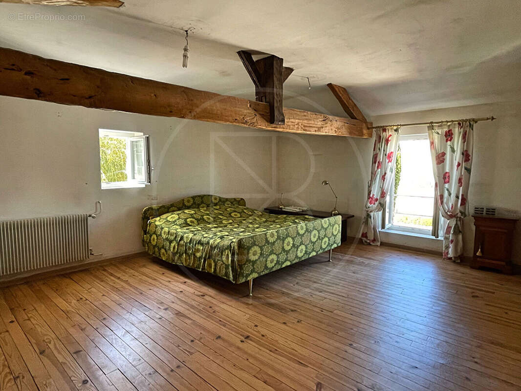 Maison à RAZAC-DE-SAUSSIGNAC