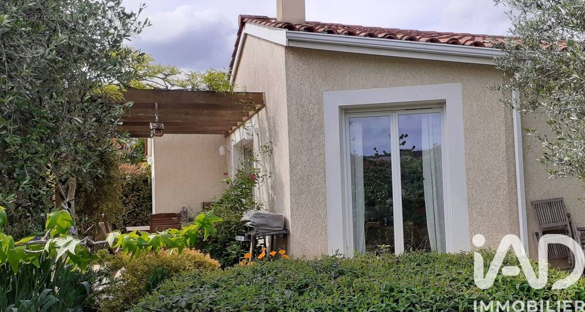 Photo 1 - Maison à SAINT-SULPICE