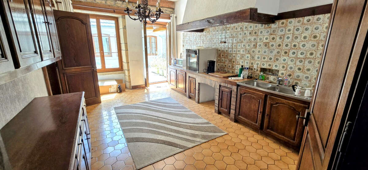 Maison à MIREBEAU-SUR-BEZE