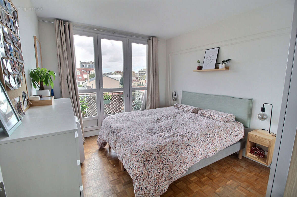 Appartement à LA GARENNE-COLOMBES
