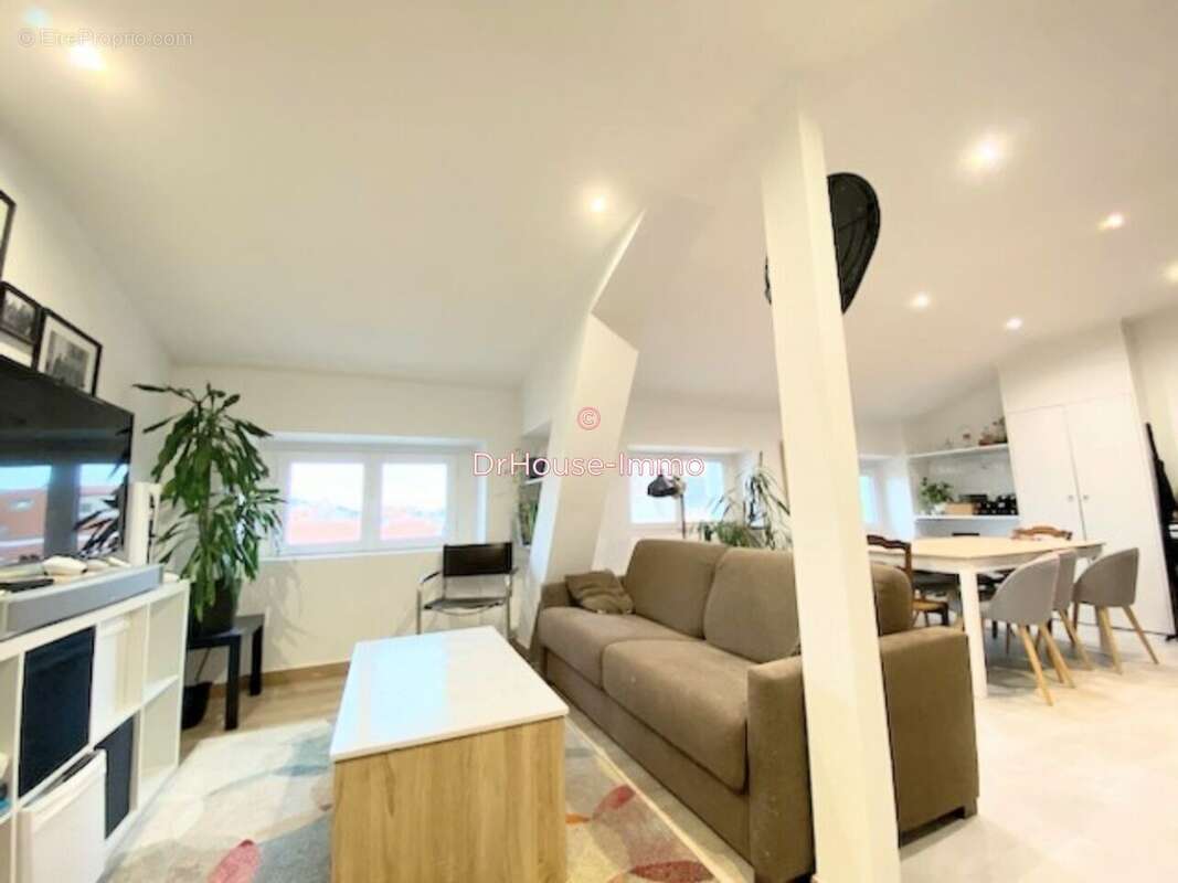 Appartement à SAINT-ETIENNE