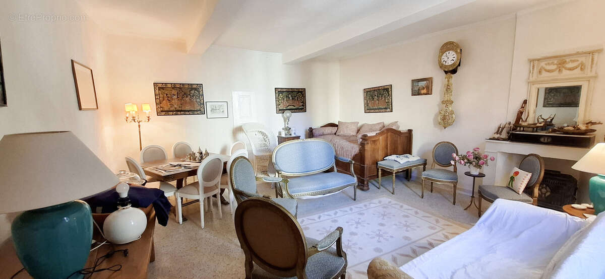 Appartement à SUMENE