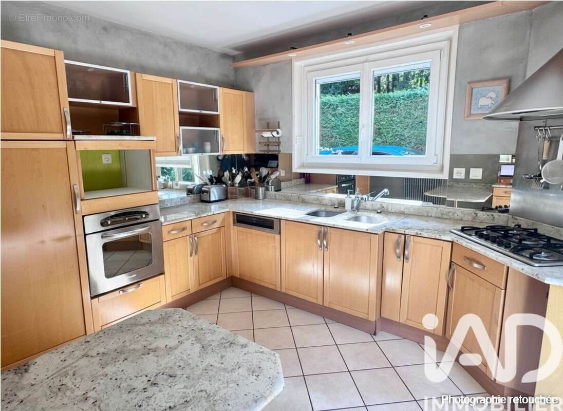 Maison 183 m² à Saint-Paul-En-Cornillon  - photo 7