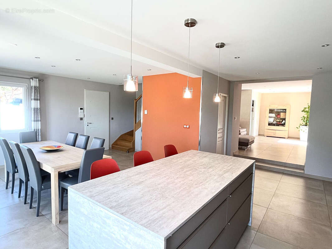 Maison à CHARVIEU-CHAVAGNEUX